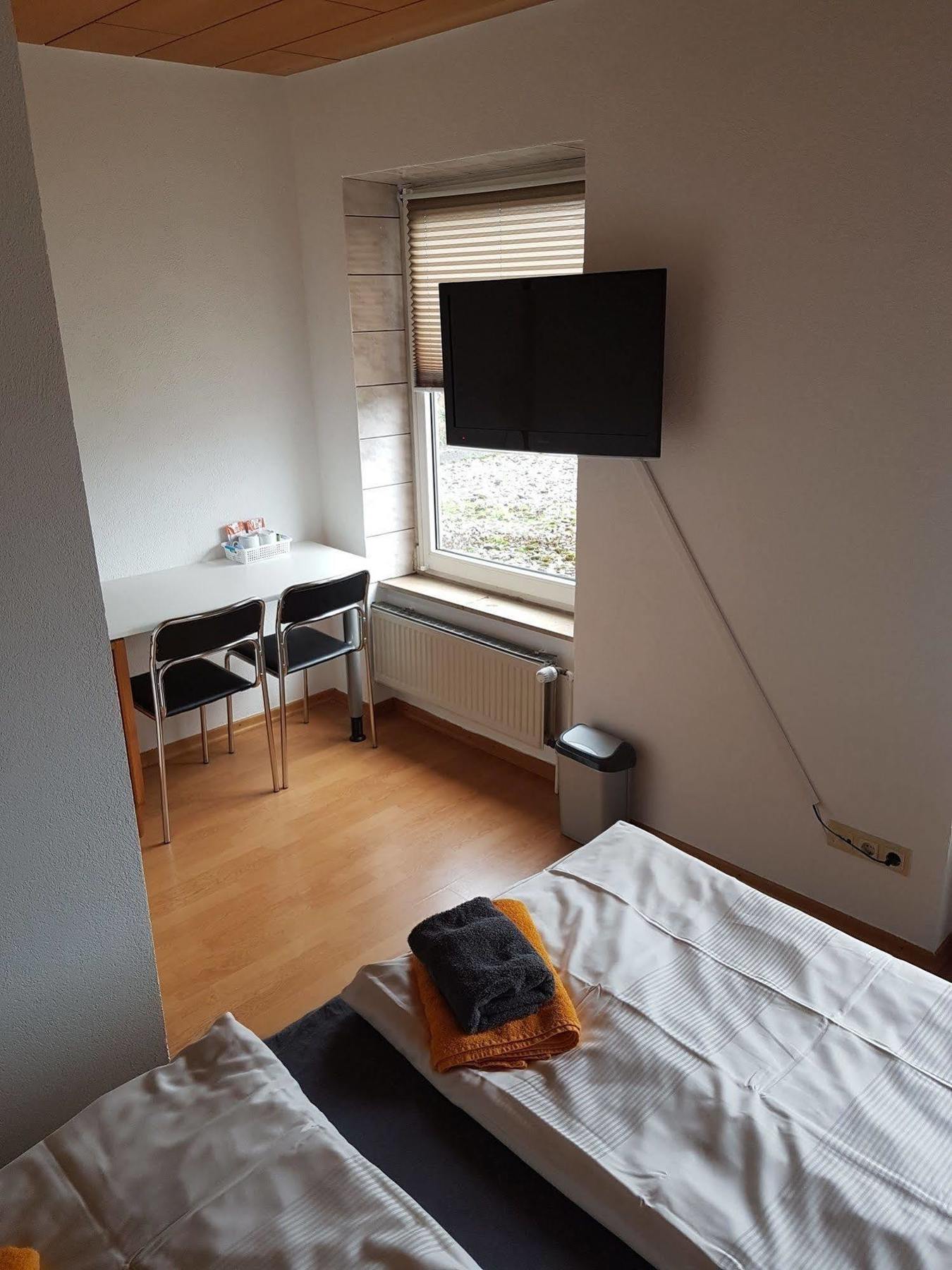Hotel-Restaurant Zum Knurrhahn Voslapp Exteriör bild